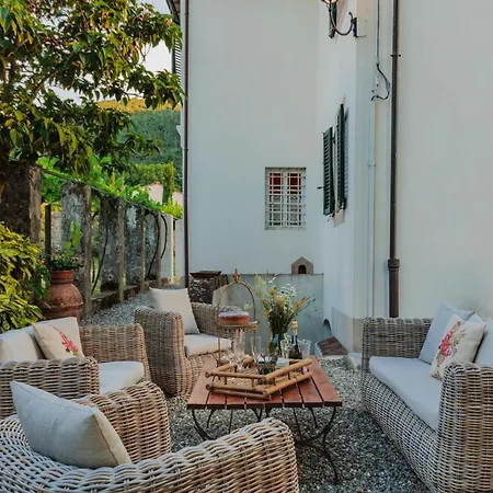 5 Bedrooms Traditional In Lucca