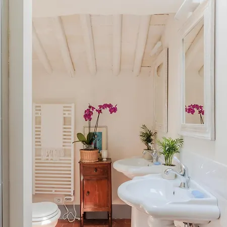 5 Bedrooms Traditional In Lucca *