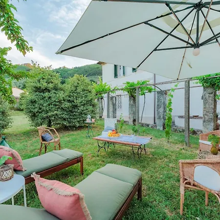 5 Bedrooms Traditional In Lucca Villa *