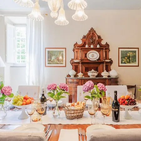 Villa 5 Bedrooms Traditional In Lucca *