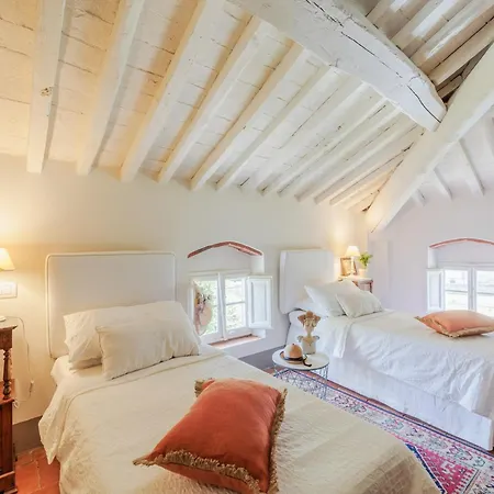 5 Bedrooms Traditional In Lucca Villa *