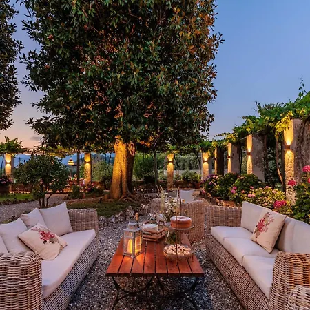 5 Bedrooms Traditional In Lucca Villa *