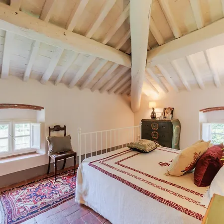 5 Bedrooms Traditional In Lucca Vorno