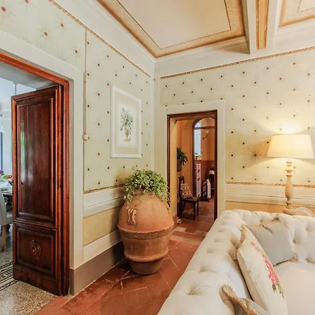 5 Bedrooms Traditional In Lucca Villa *