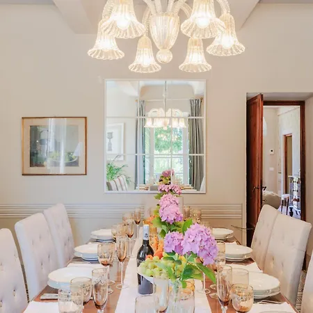 5 Bedrooms Traditional In Lucca Villa