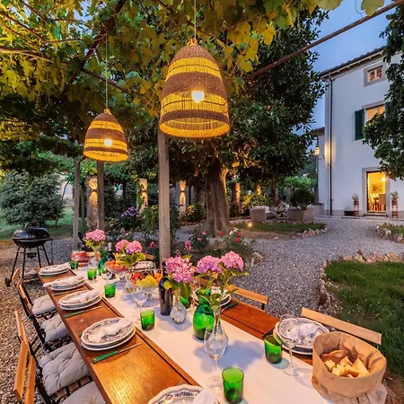 5 Bedrooms Traditional In Lucca Villa *
