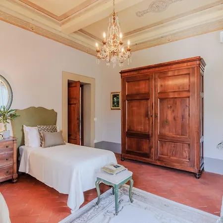 5 Bedrooms Traditional In Lucca
