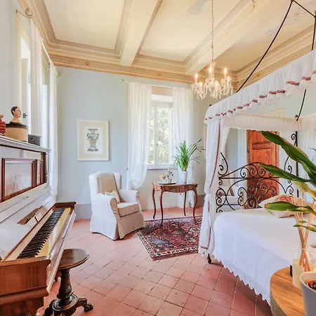 5 Bedrooms Traditional In Lucca